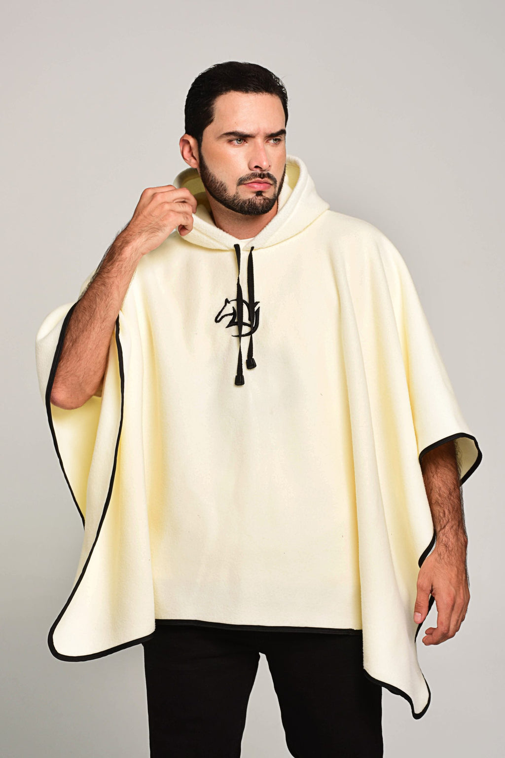 Ruana Capucha Modelo 1