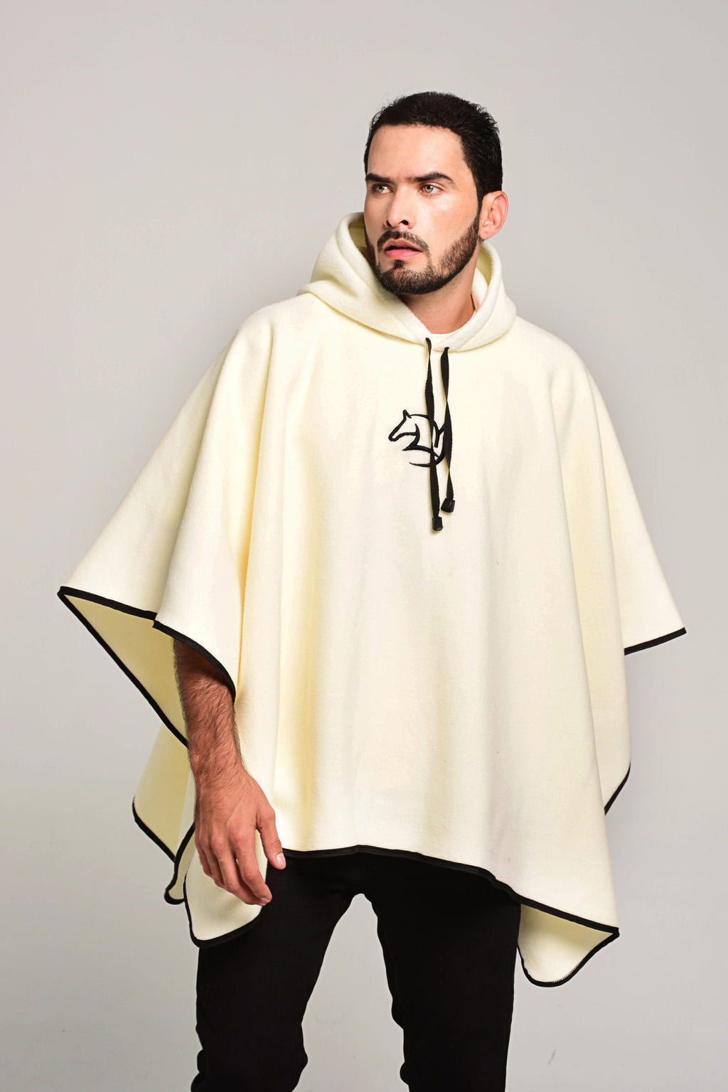 Ruana Capucha Modelo 1